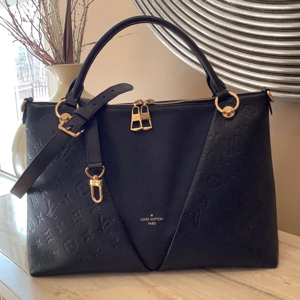LOUIS VUITTON V Tote MM Black Leather Handbag EUC & Authentic - Picture 12 of 15